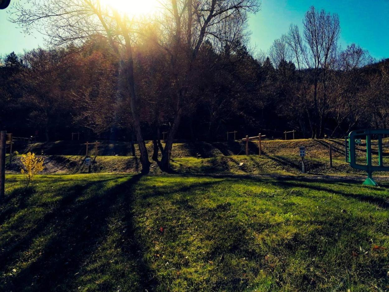 Camping Du Bourg Digne-les-Bains Esterno foto